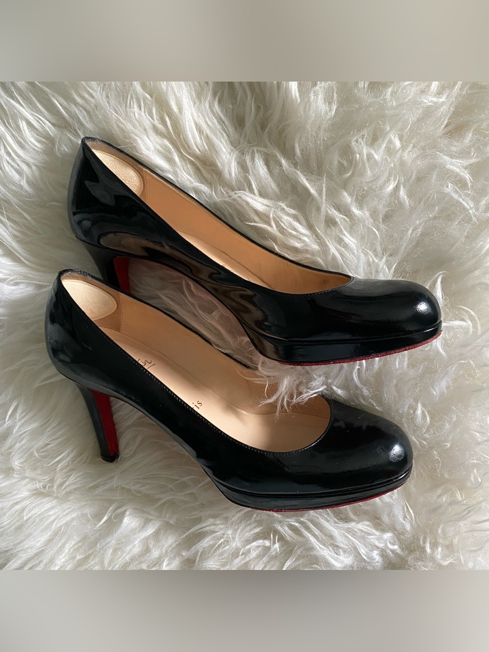 Christian Louboutin Black Patent Leather Pump Heels size 38/8